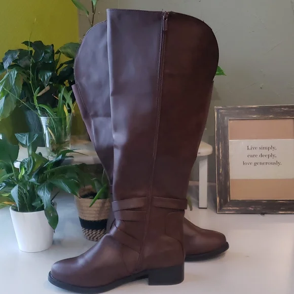 Torrid wide calf boots - Picture 3 of 11